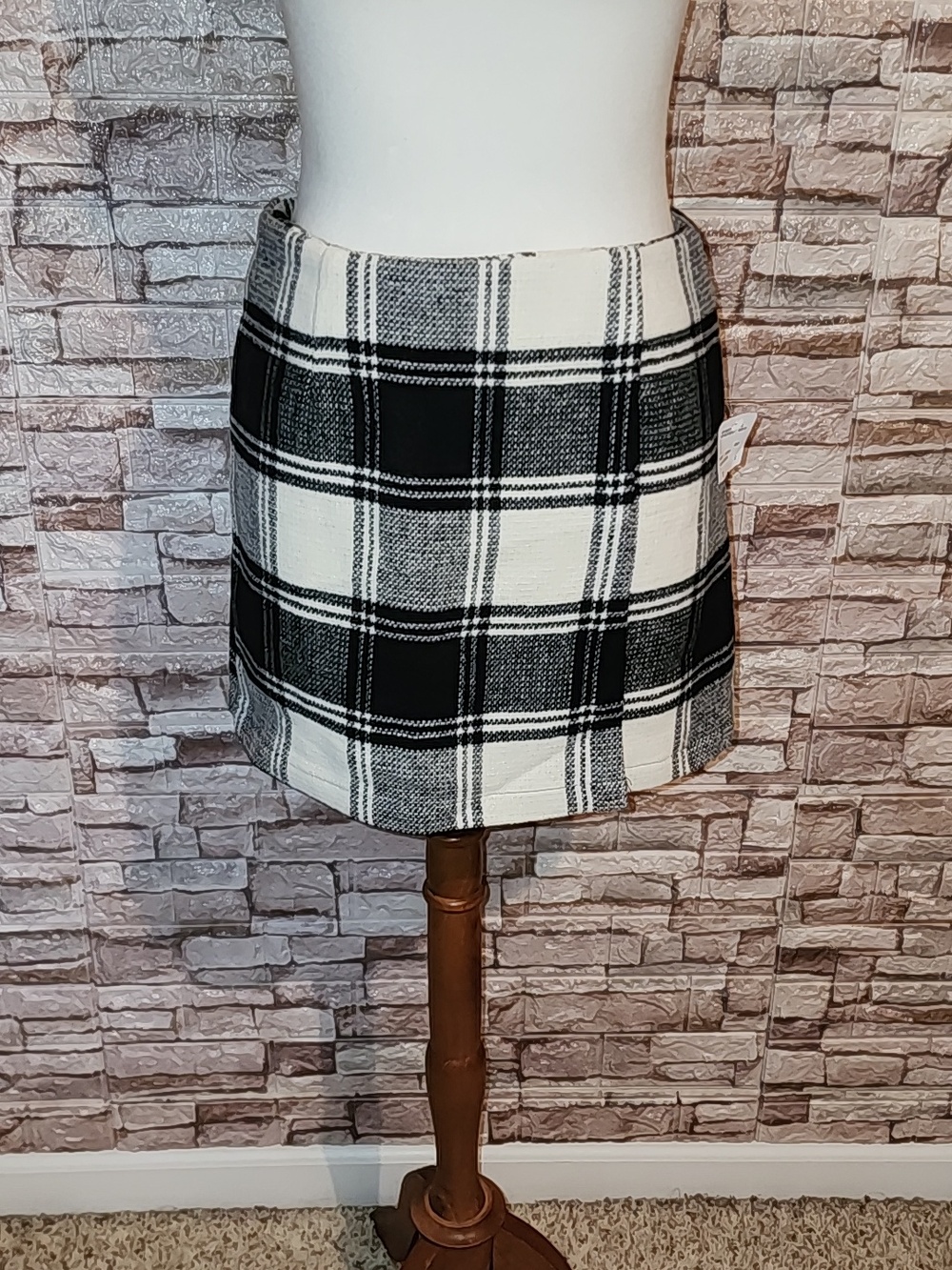 Forever 21  Plaid Black and White Skirt  Back Zip Brand New